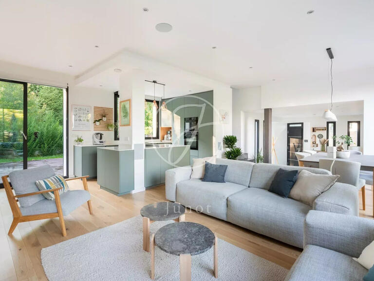 Maison Orgeval - 5 chambres - 183m²