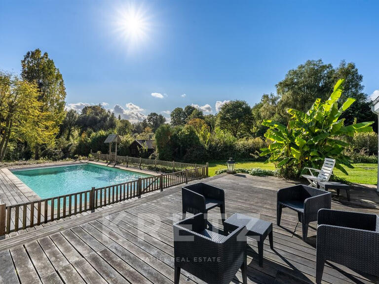 Maison Orgeval - 6 chambres - 275m²