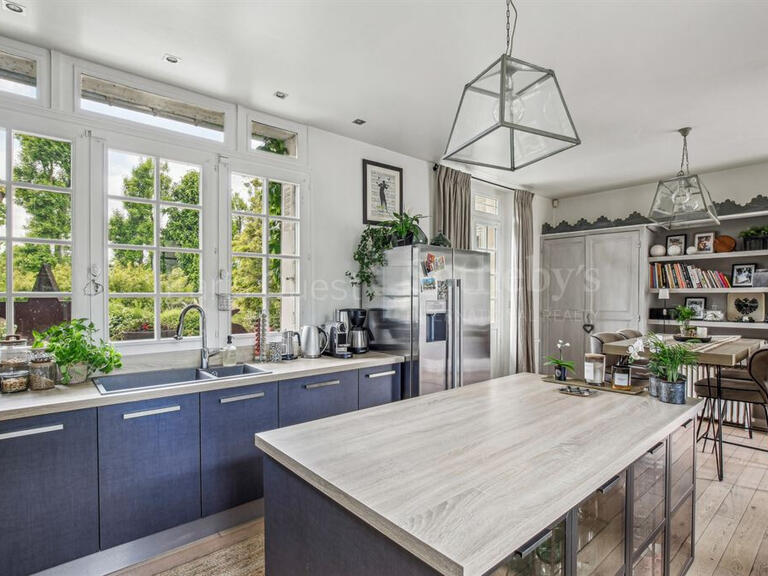 Maison Orgeval - 6 chambres - 280m²
