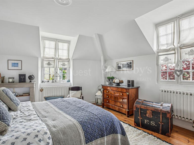 Maison Orgeval - 6 chambres - 280m²