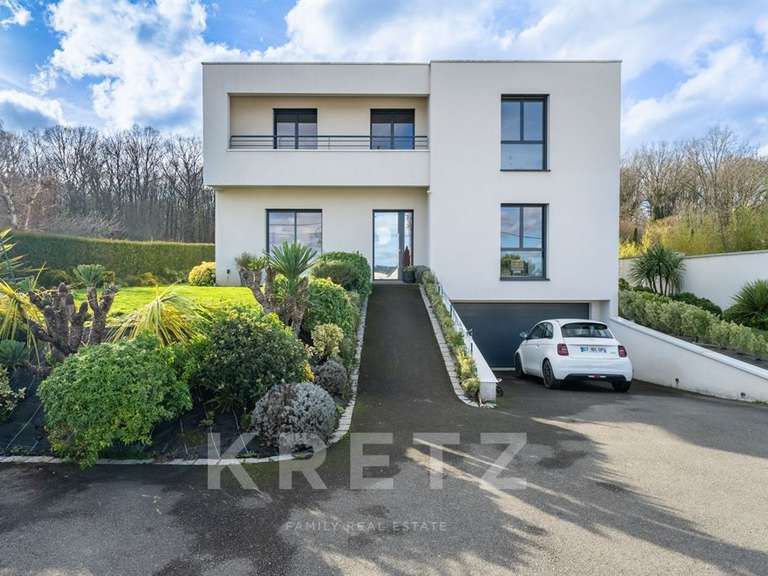 Maison Orgeval - 5 chambres - 198m²