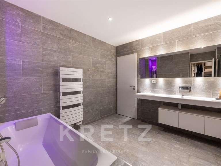 Maison Orgeval - 5 chambres - 198m²