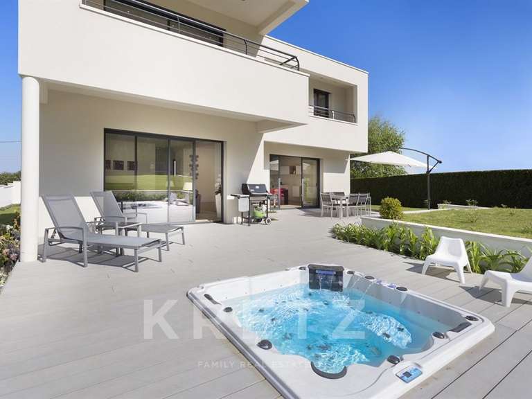 Maison Orgeval - 5 chambres - 198m²