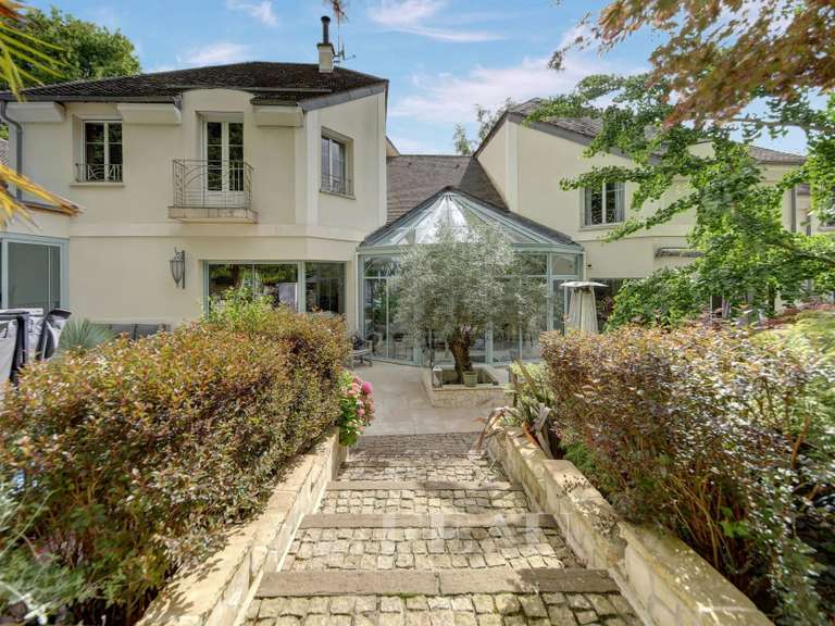 Maison Orgeval - 6 chambres - 490m²