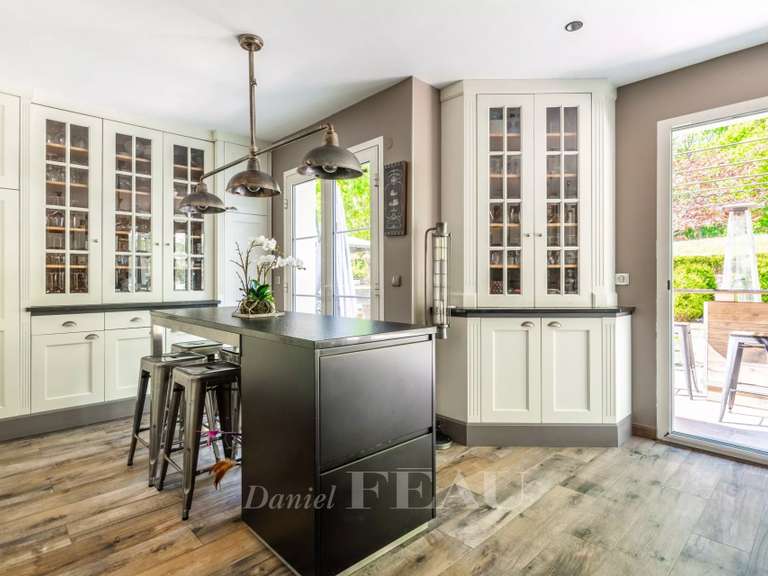 Maison Orgeval - 6 chambres - 490m²