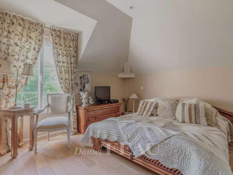 Maison Orgeval - 6 chambres - 490m²