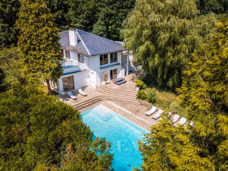 Maison Orgeval - 7 chambres - 519m²