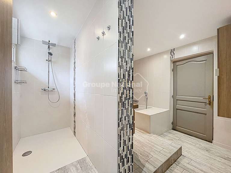 Maison Orgon - 7 chambres - 325m²