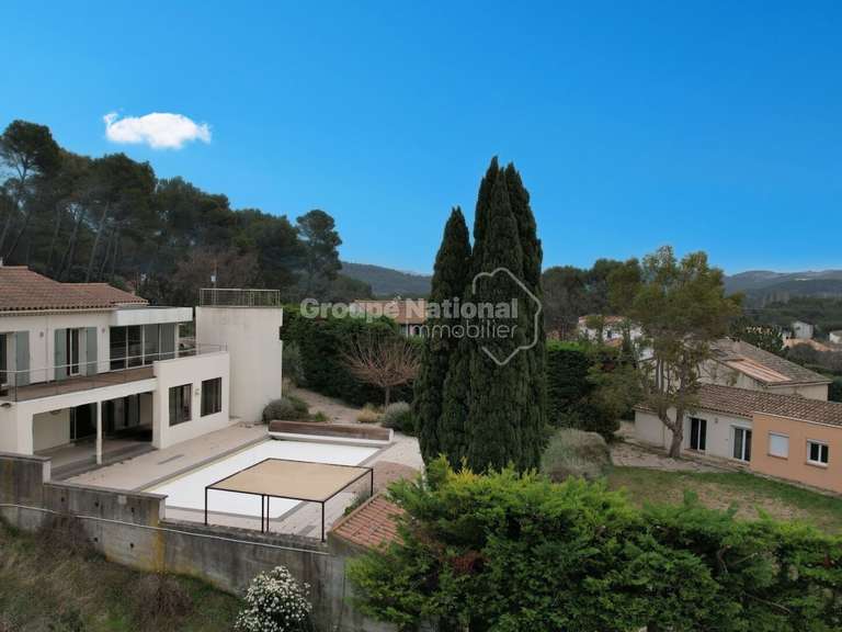 Maison Orgon - 7 chambres - 325m²
