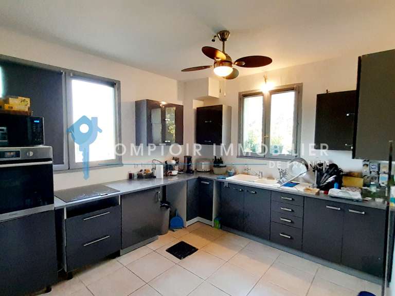 House Orgon - 4 bedrooms - 196m²