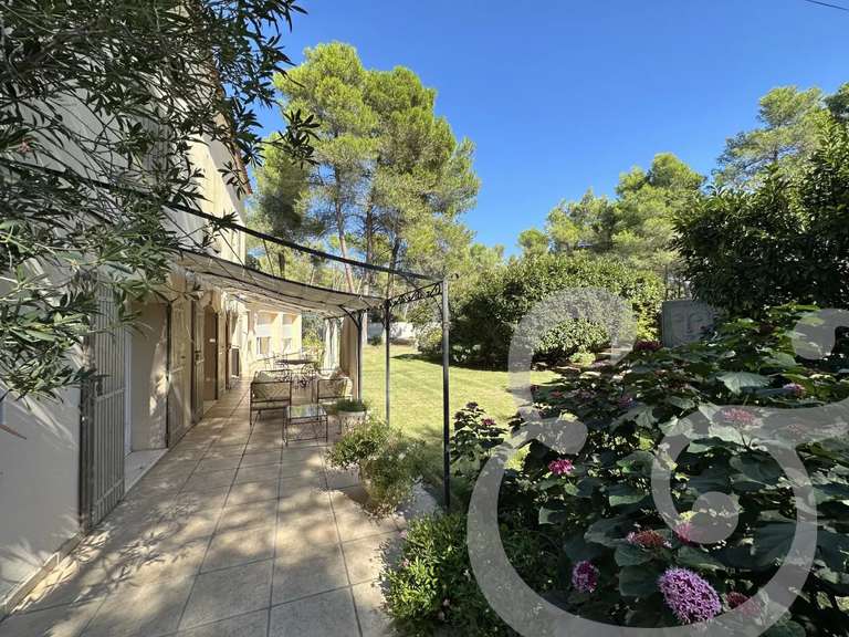 Propriété Orgon - 4 chambres - 303m²