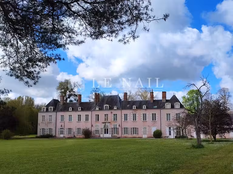 Château Orléans - 11 chambres - 827m²