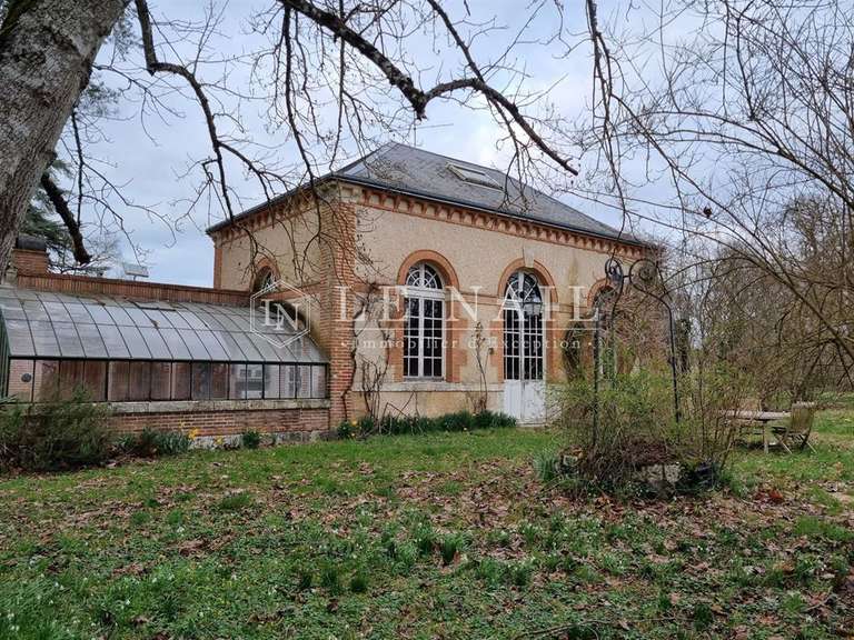 Château Orléans - 42 chambres - 1600m²