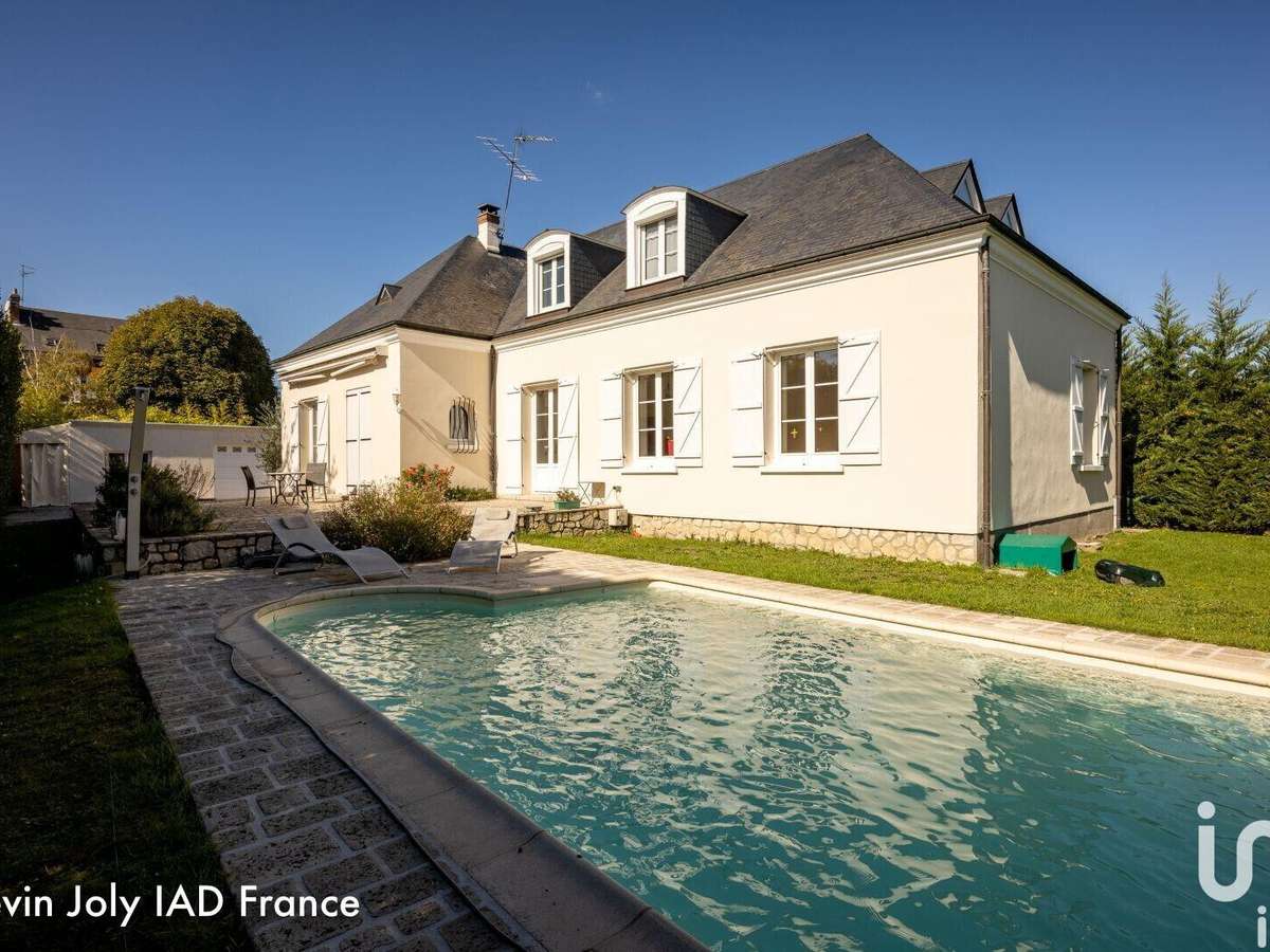 Sale Villa Orléans 673 600€