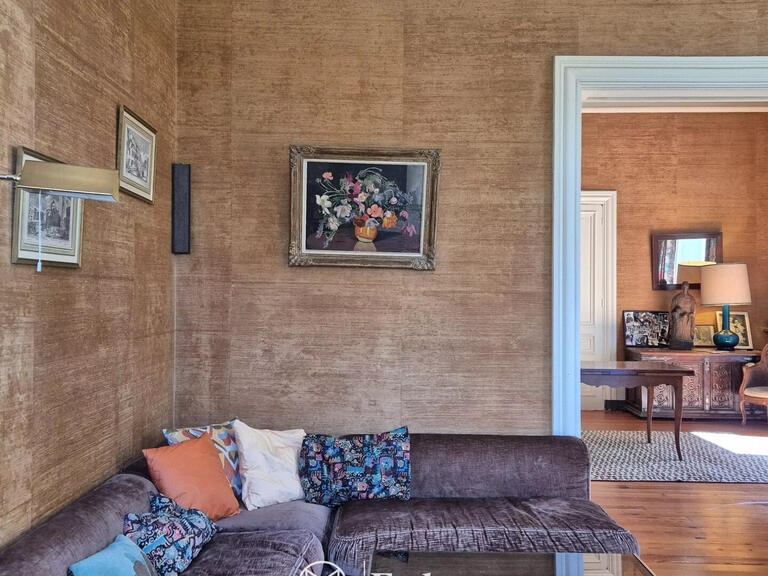 Propriété Orliénas - 8 chambres - 440m²