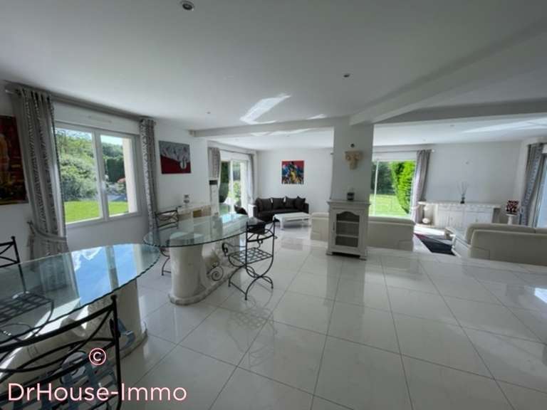 Villa Ormesson - 6 chambres - 260m²