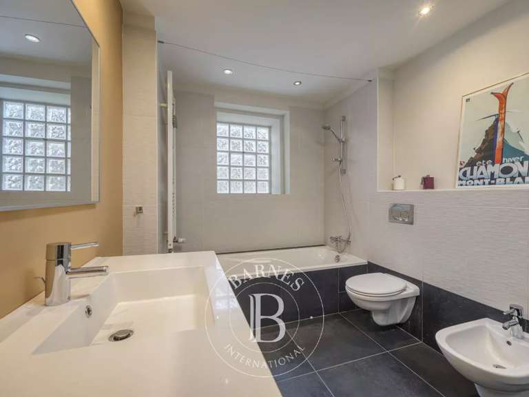 Maison Ornex - 4 chambres - 322m²