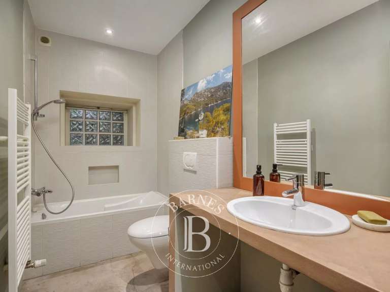 Maison Ornex - 4 chambres - 322m²