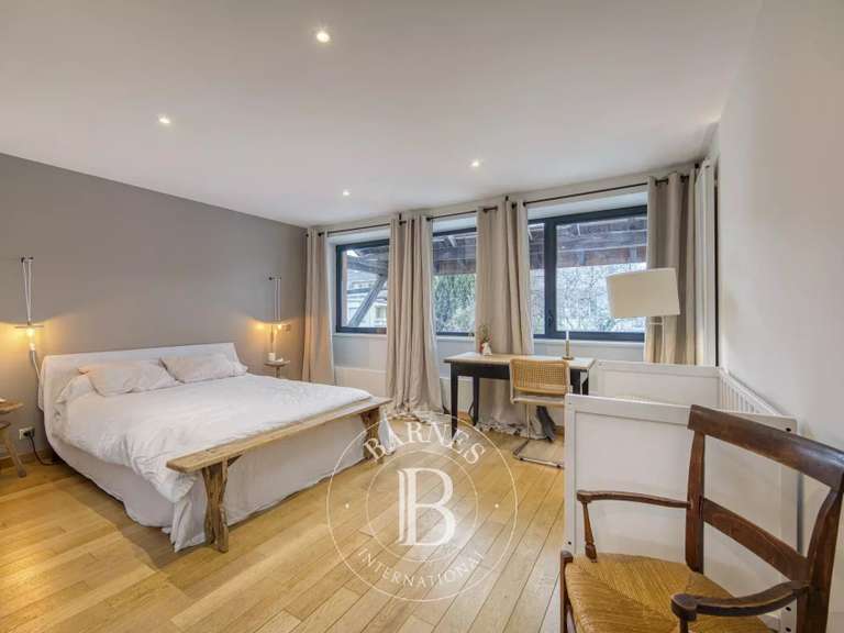 Maison Ornex - 4 chambres - 322m²