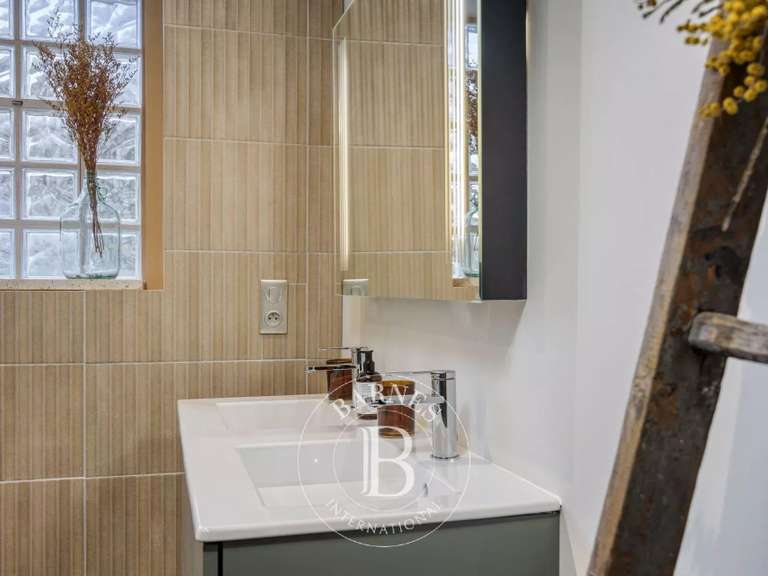 Maison Ornex - 4 chambres - 322m²