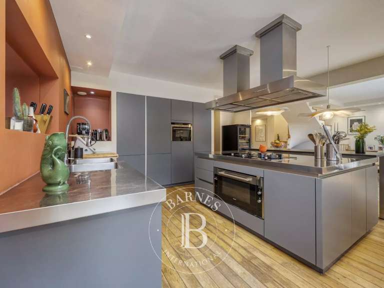 Maison Ornex - 4 chambres - 322m²