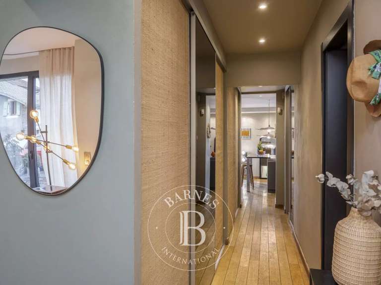 Maison Ornex - 4 chambres - 322m²