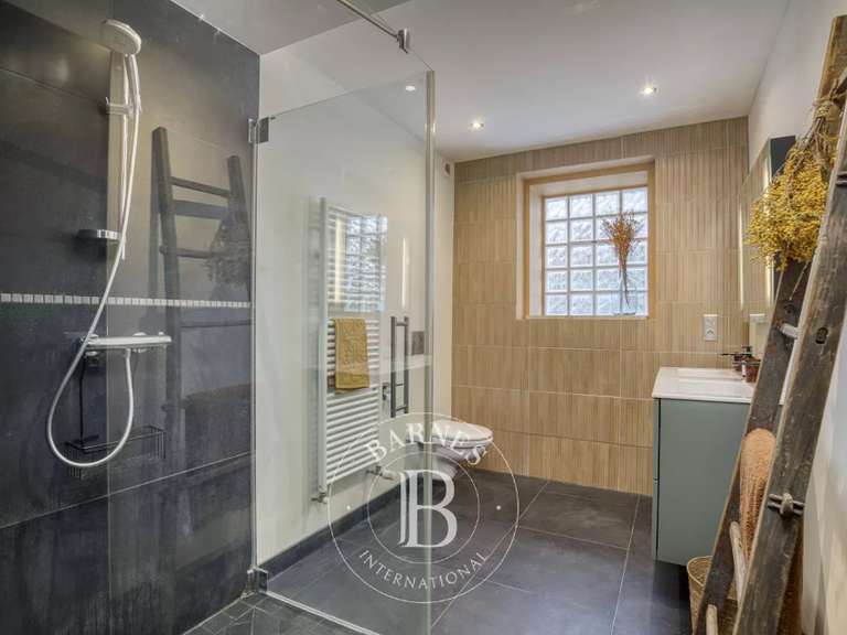 Maison Ornex - 4 chambres - 322m²