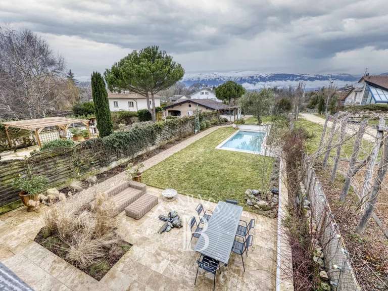 Maison Ornex - 4 chambres - 322m²