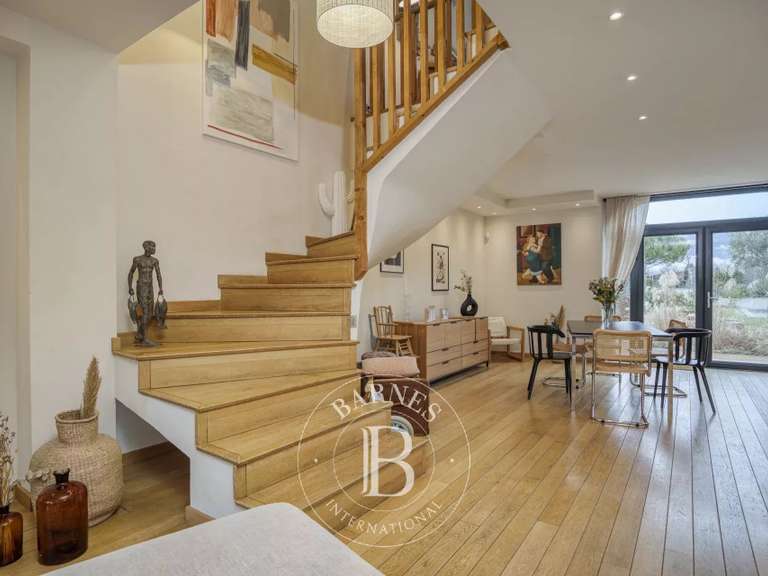 Maison Ornex - 4 chambres - 322m²