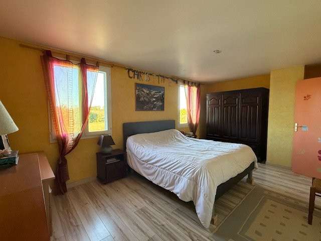 Bien atypique Orsans - 9 chambres - 342m²