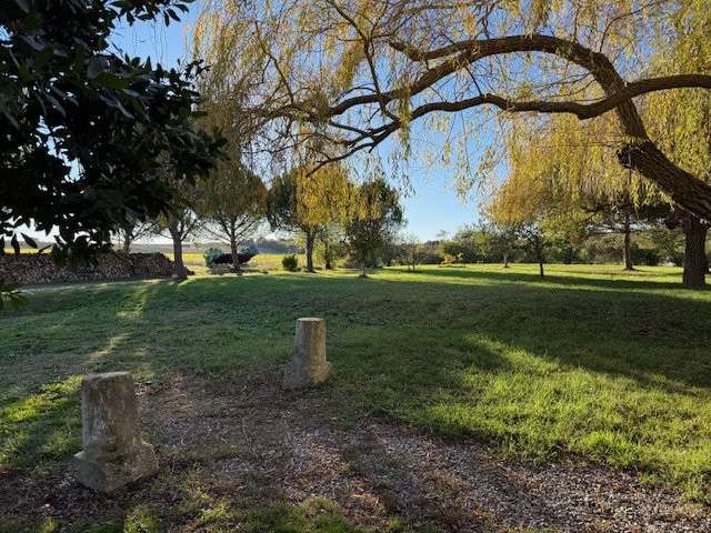 Bien atypique Orsans - 9 chambres - 342m²