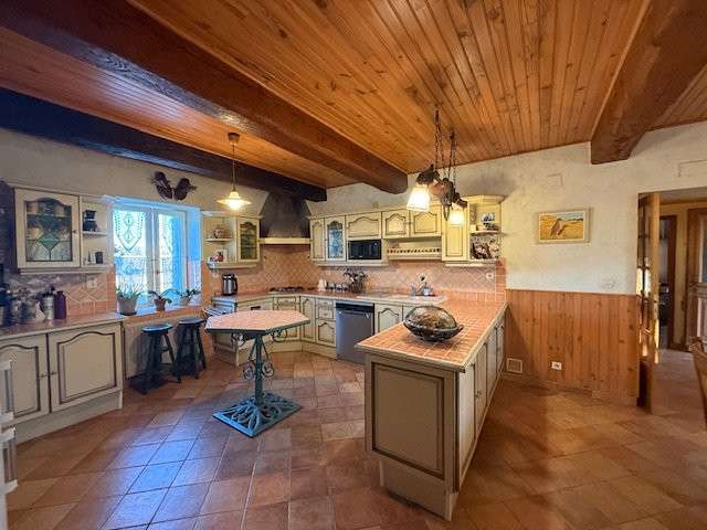 Bien atypique Orsans - 9 chambres - 342m²