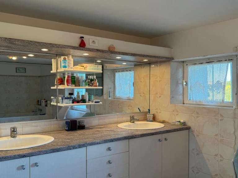 Propriété Orsans - 9 chambres - 342m²