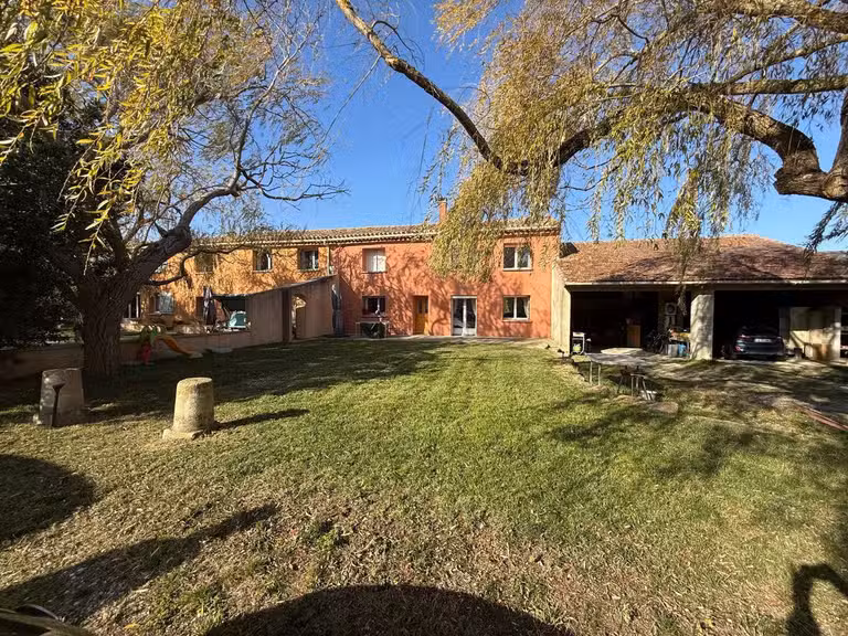 Propriété Orsans - 9 chambres - 342m²