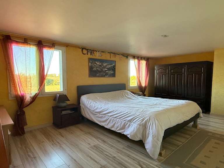 Propriété Orsans - 9 chambres - 342m²
