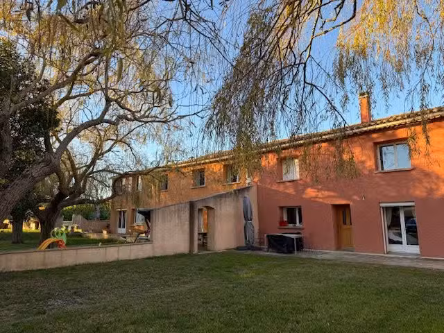 Propriété Orsans - 9 chambres - 342m²