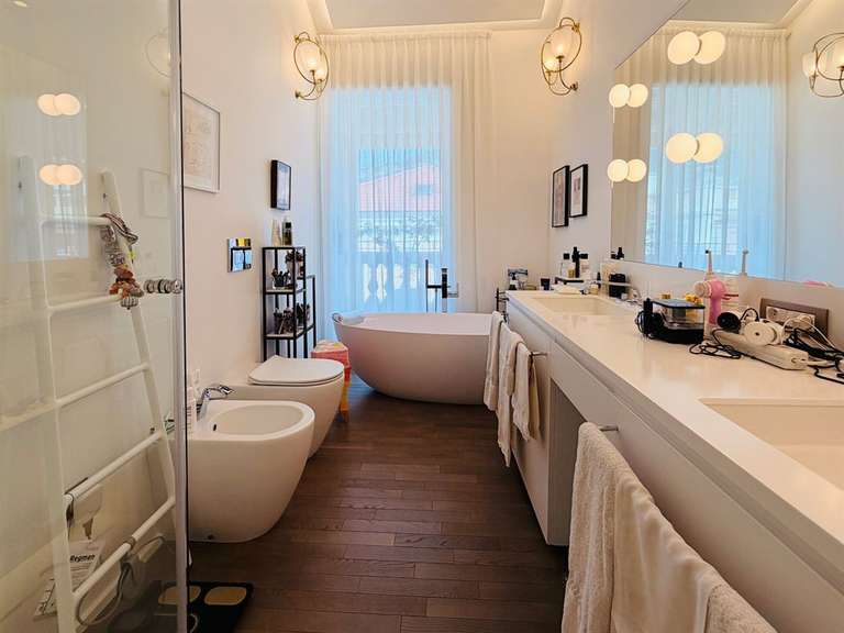 Appartement Orthez - 5 chambres - 510m²