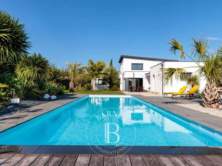 Maison Orvault - 5 chambres - 304m²