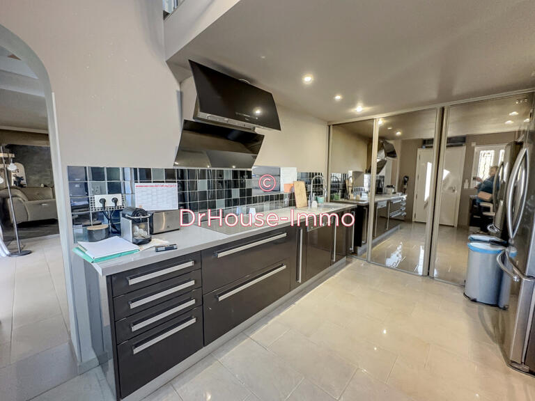Villa Oulins - 6 bedrooms - 228m²