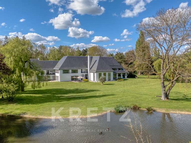 House Pacy-sur-Eure - 10 bedrooms - 1700m²