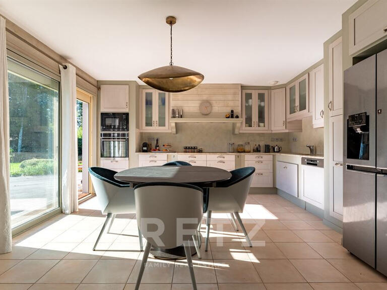 Maison Pacy-sur-Eure - 7 chambres - 245m²