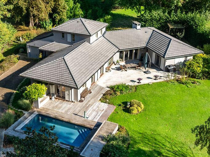 Maison Pacy-sur-Eure - 7 chambres - 245m²