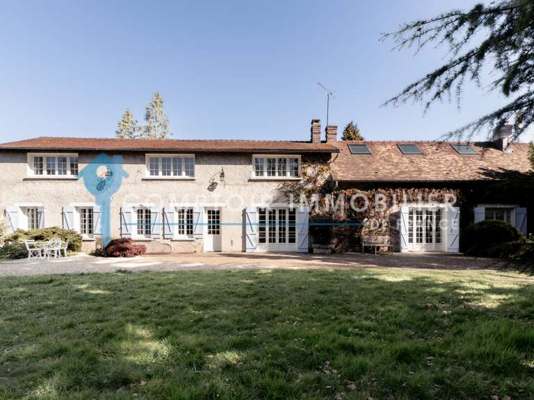 House Pacy-sur-Eure - 4 bedrooms - 210m²