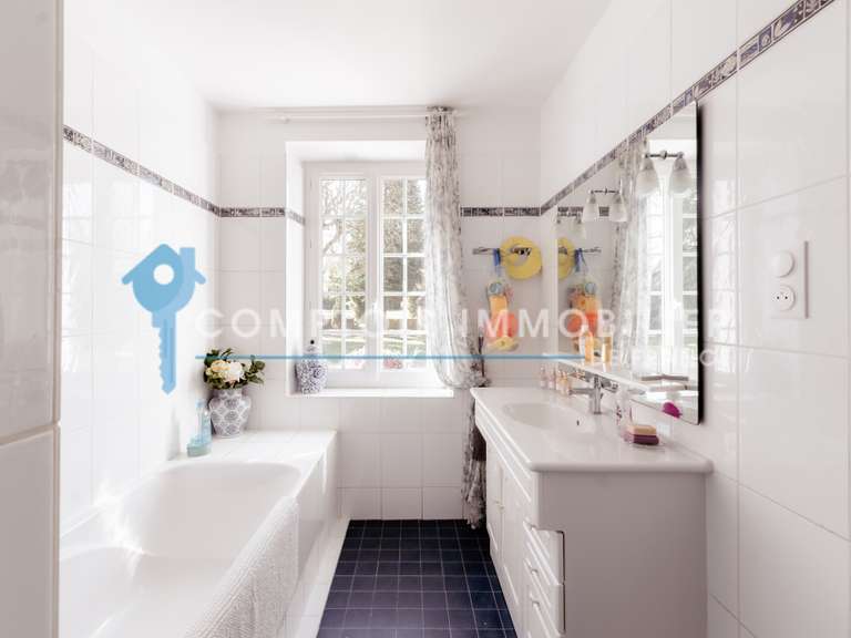 House Pacy-sur-Eure - 4 bedrooms - 210m²