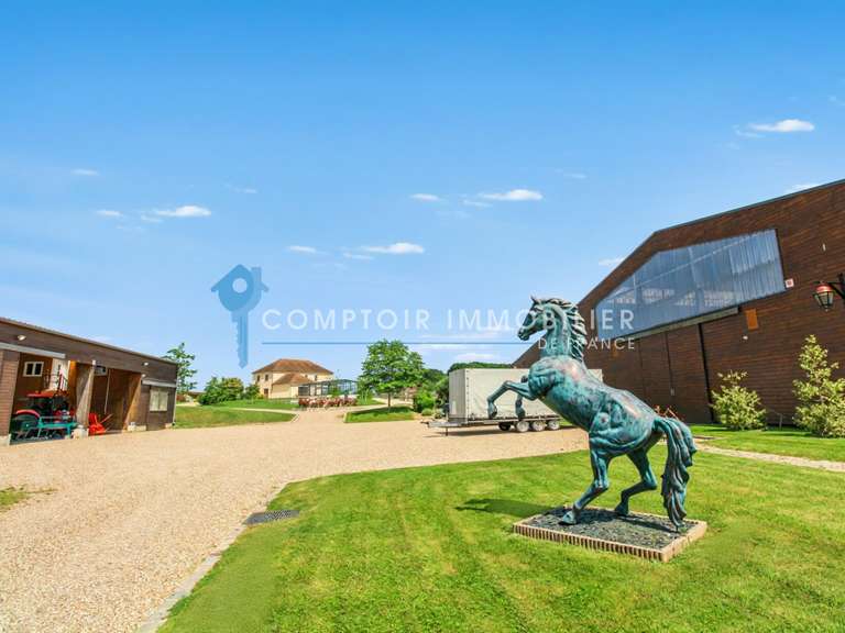 Maison Pacy-sur-Eure - 5 chambres - 270m²