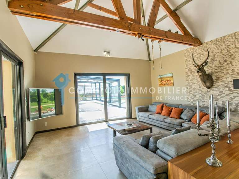 Maison Pacy-sur-Eure - 5 chambres - 270m²