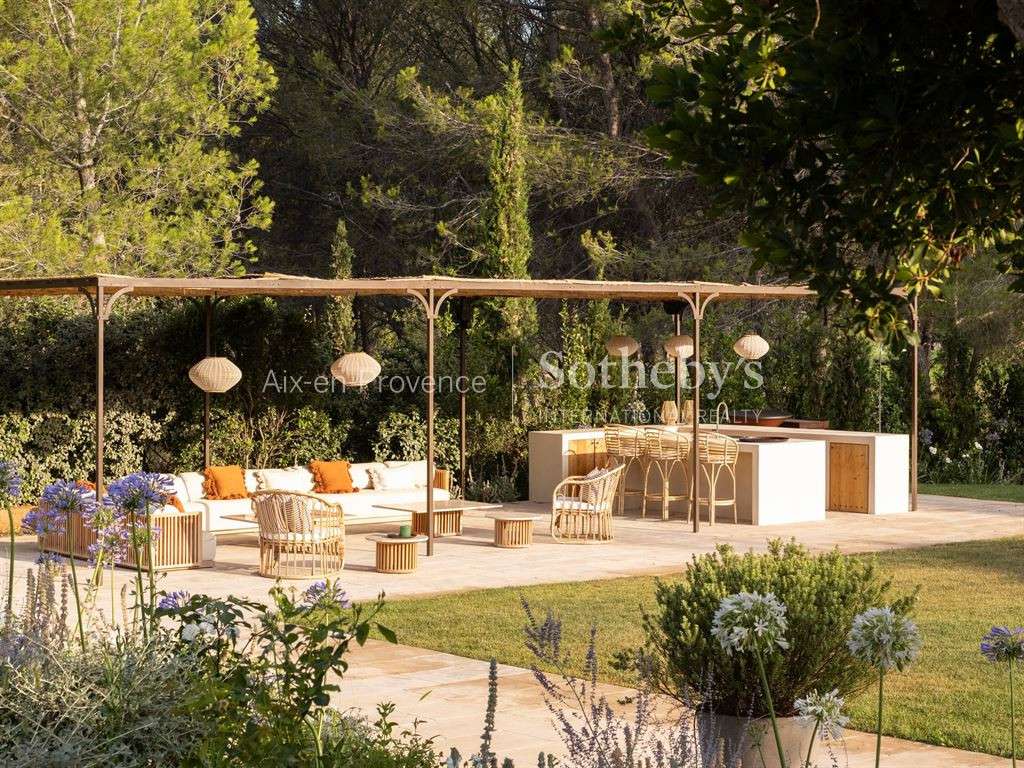 House Paradou
