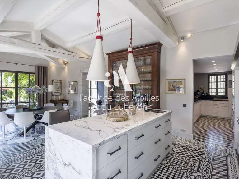 House Paradou - 7 bedrooms - 7000m²