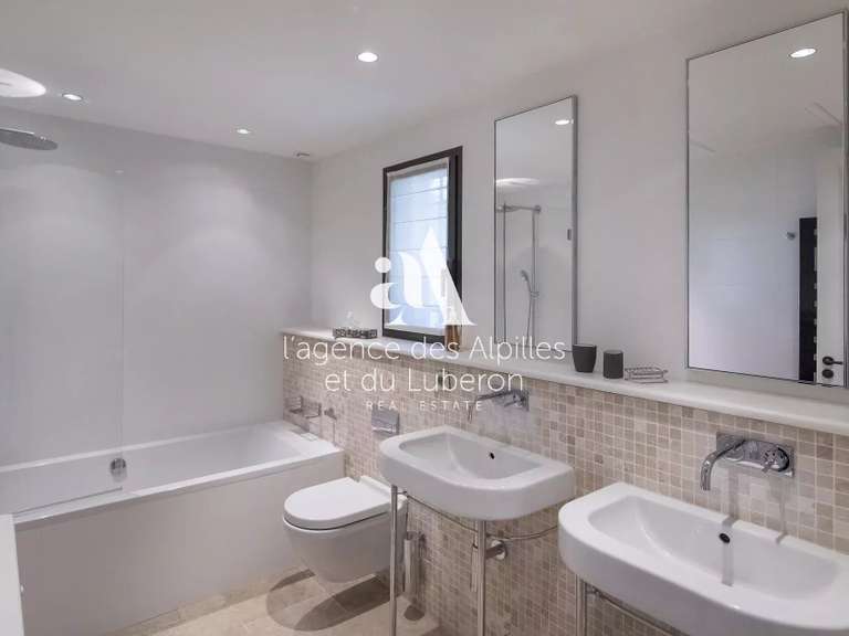 House Paradou - 7 bedrooms - 7000m²