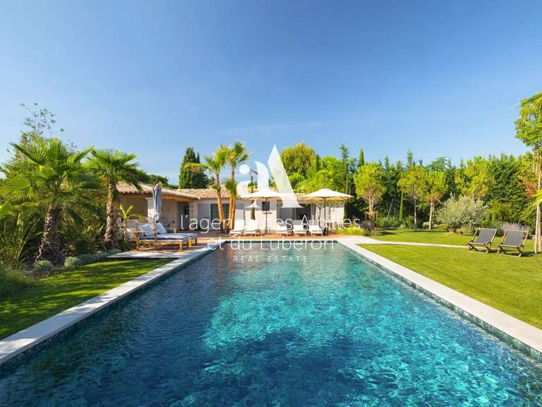 Propriété Paradou - 6 chambres - 400m²